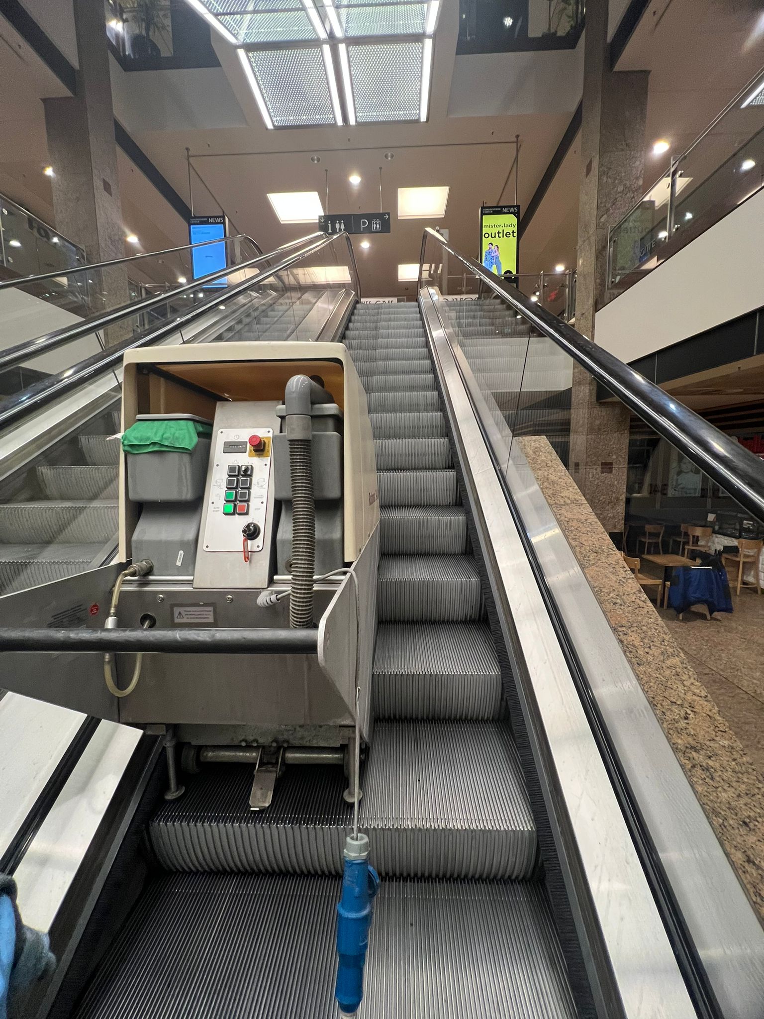 Dokumentierte Objektpflege fuer Gewerbe- und Verwaltungsflaechen in Hamburg Foto 8