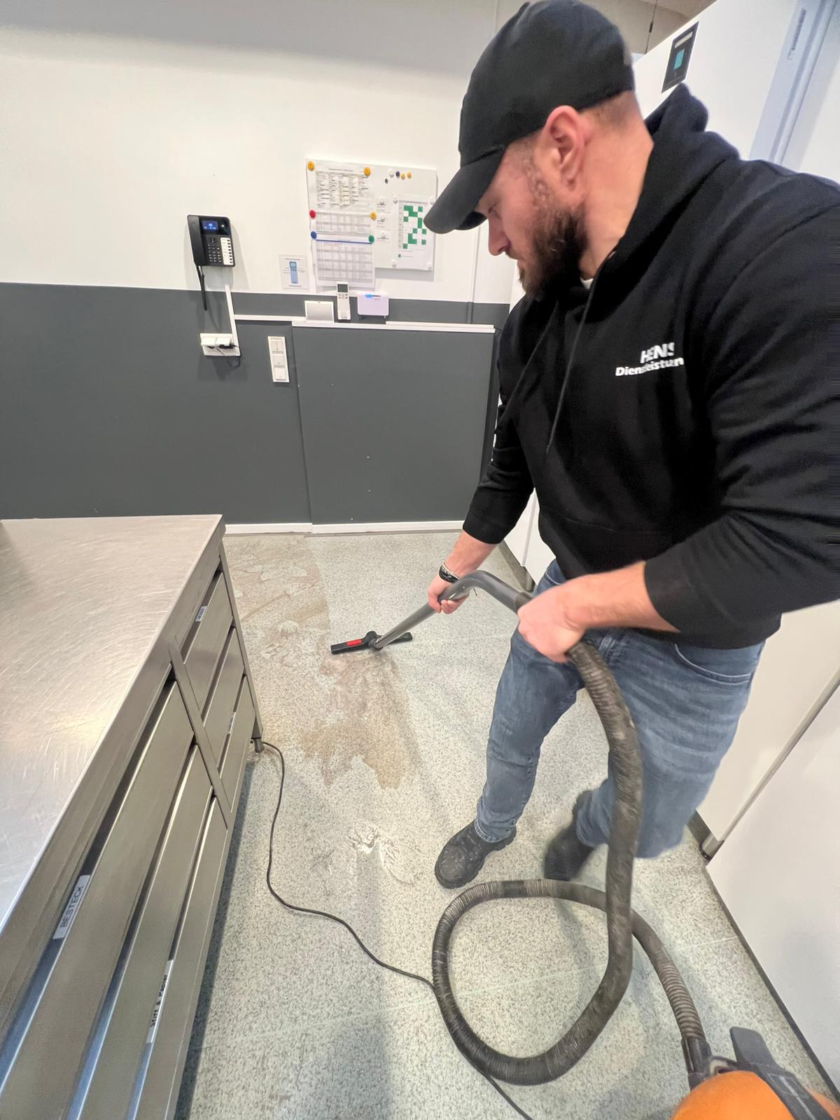 Sanierungsbegleitende Reinigung mit klar definierten Arbeitsschritten Foto 17