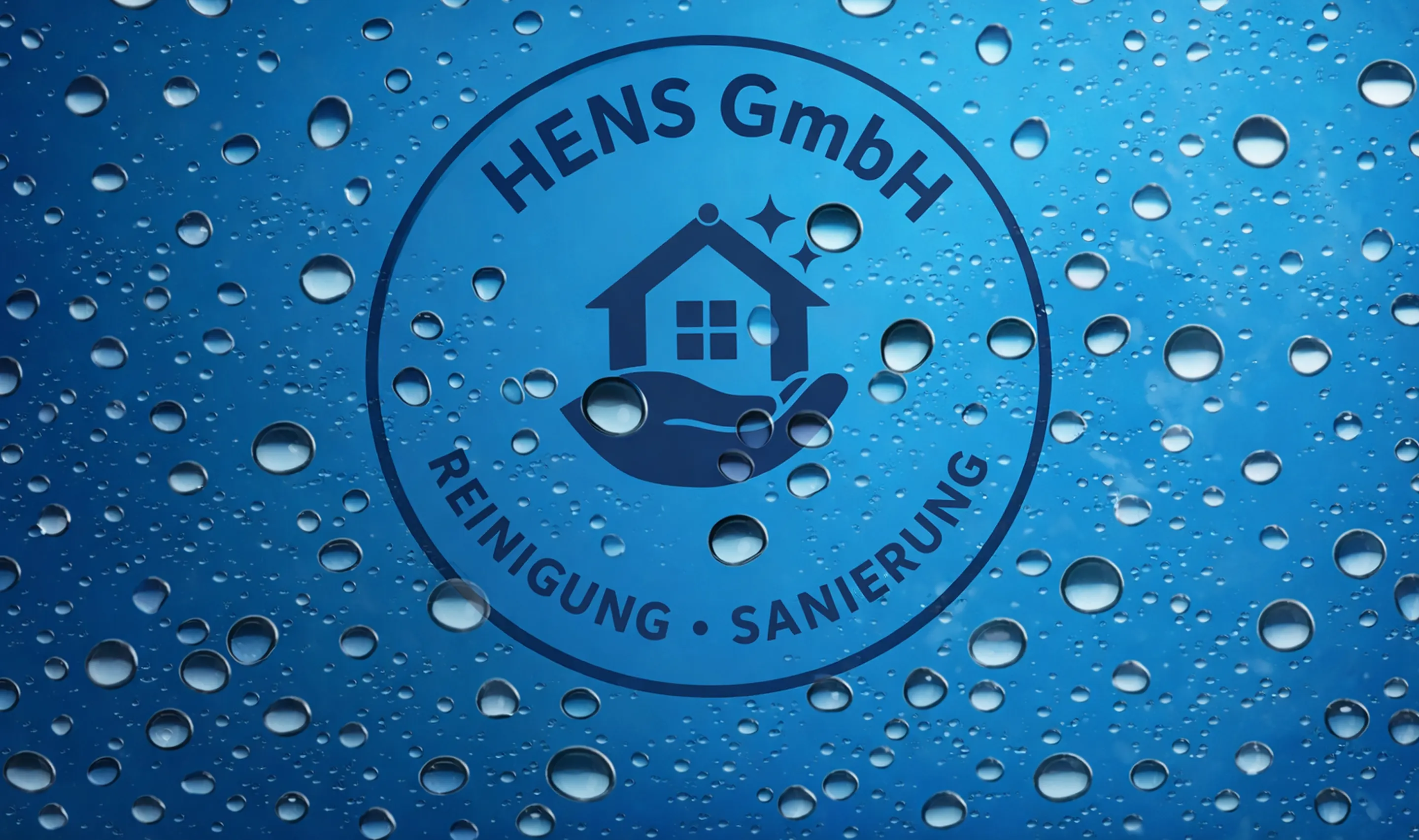 Graffiti-Entfernung an einer Fassade in Hamburg